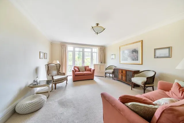 Hendon Lane, London, N3, photo 3