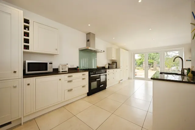 Marroway, Weston Turville, HP22, photo 2