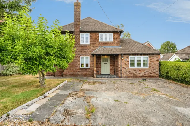Marroway, Weston Turville, HP22, photo 1
