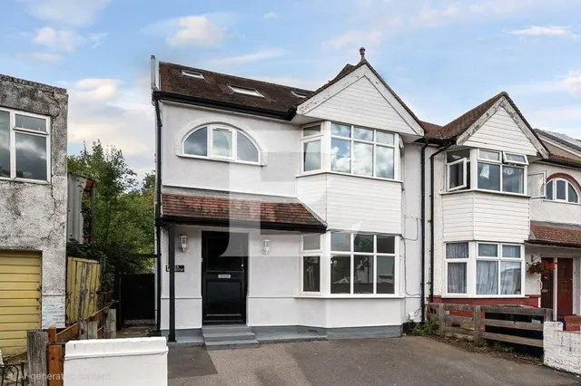 Fairfield Crescent, Edgware, HA8, photo 1