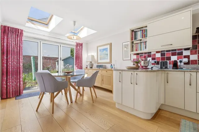 House Under Offer with 3 bedrooms in Saffron Walden, CB10, photo 3