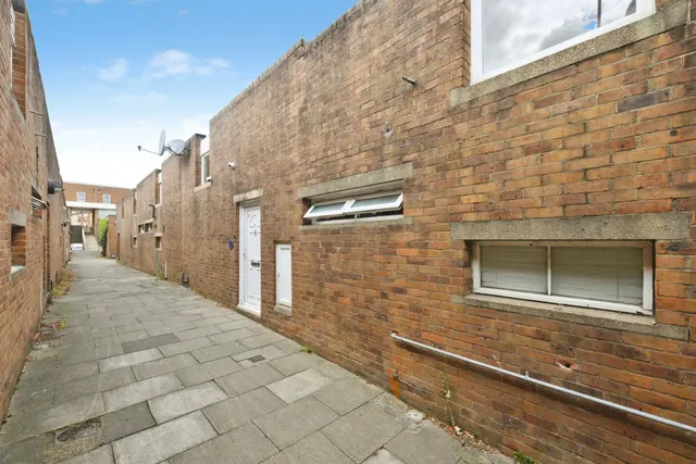 Photo 2 — Bishopsfield, Harlow