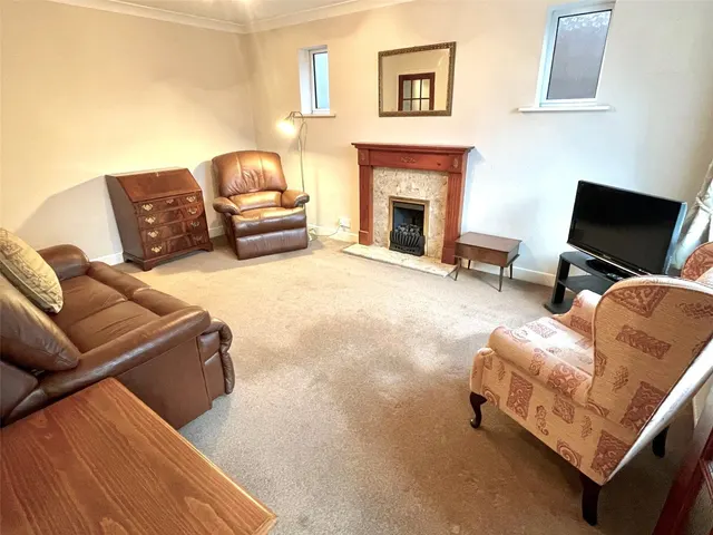 Dale Avenue, Slyne, LA2, photo 3