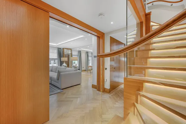 Upper Grosvenor Street, Mayfair, W1K, photo 3