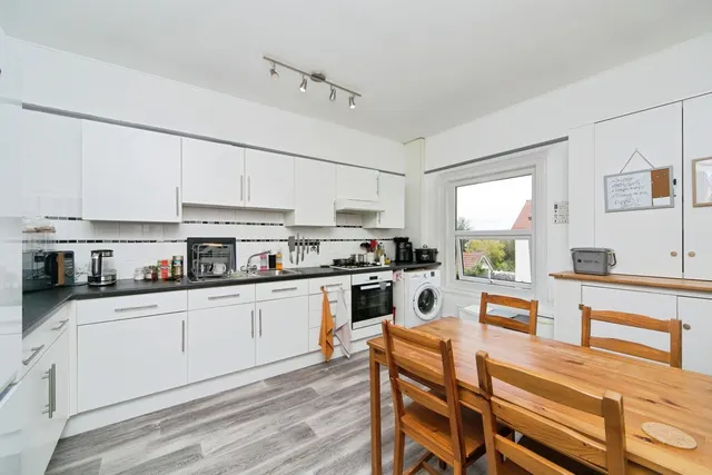Grosvenor Road, Colwyn Bay, LL29, photo 2