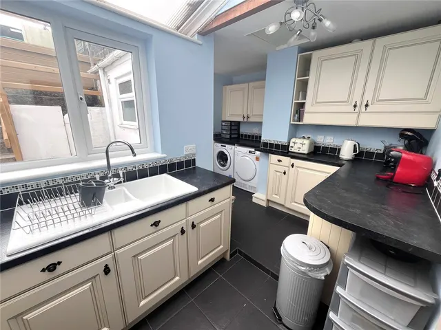 Milton Terrace, Pembroke Dock, SA72, photo 3