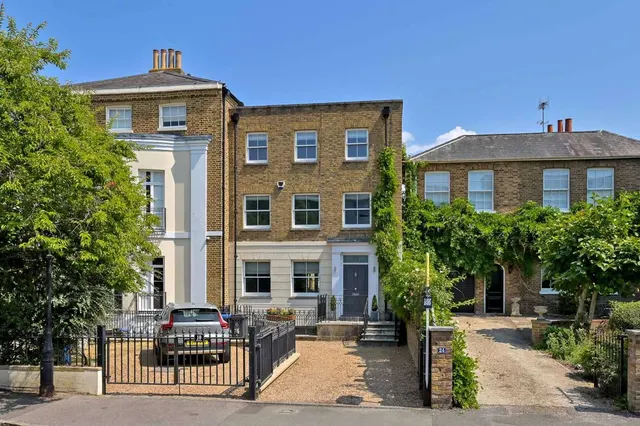 Trinity Place, Windsor, Berkshire, SL4 3AP, photo 1