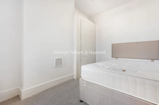 Photo 3 — Coverton Road, London, SW17