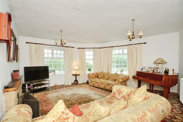 Llanrug, Caernarfon, LL55, photo 2