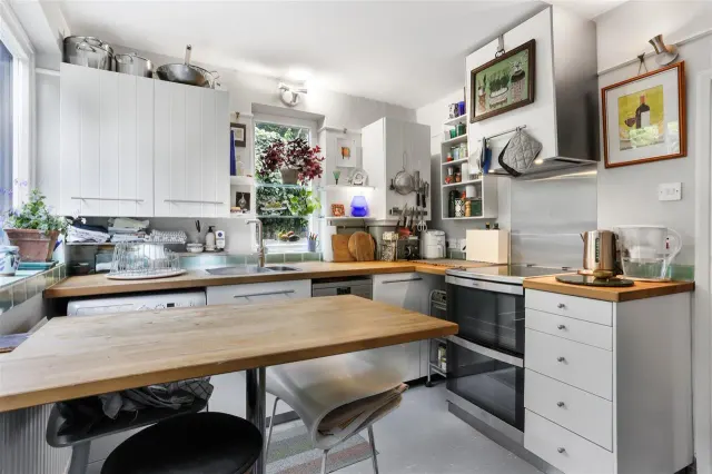 Photo 3 — Mildmay Grove North, London