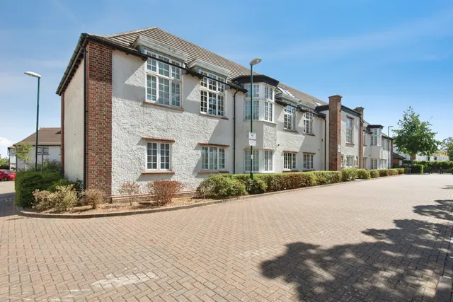 Ascot Drive, Letchworth Garden City, SG6, photo 1