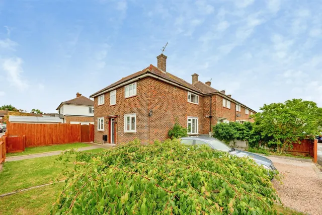 Radstock Way, Merstham, Redhill, photo 1