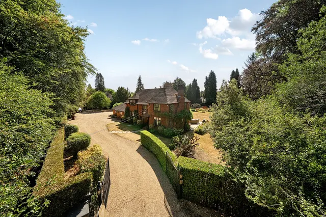 Church Lane, Stoke Poges, SL2, photo 1