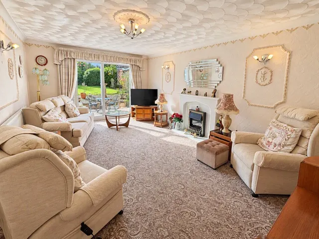 Silverlands Avenue, Oldbury, B68, photo 2