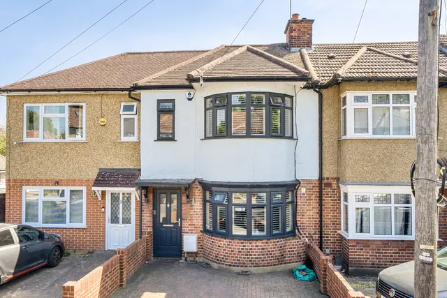 Linden Avenue, Ruislip, HA4, photo 1