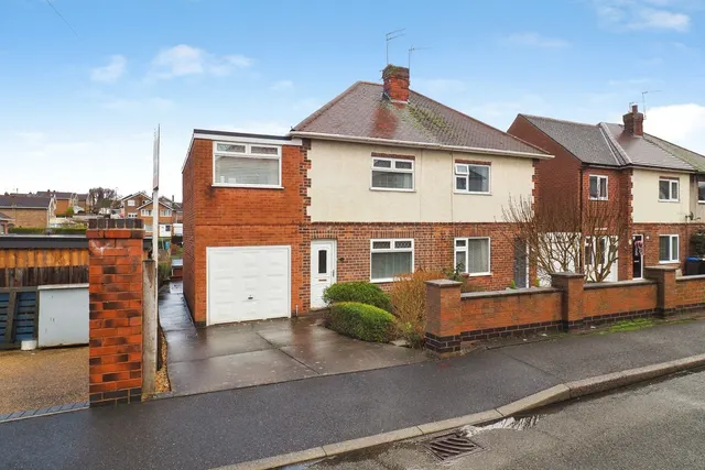North Hill Crescent, Hucknall, Nottingham, Nottinghamshire, NG15, photo 1