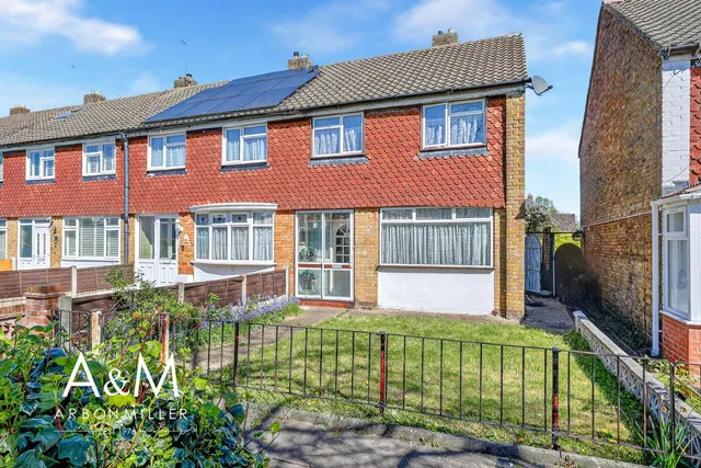 Wyfields, Clayhall, Essex, Ilford, IG50XJ, photo 1