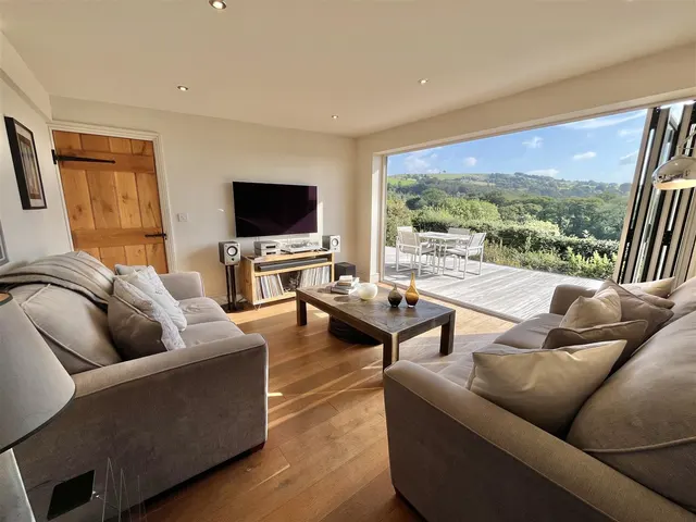 Church Road, Mellor, SK6, photo 2