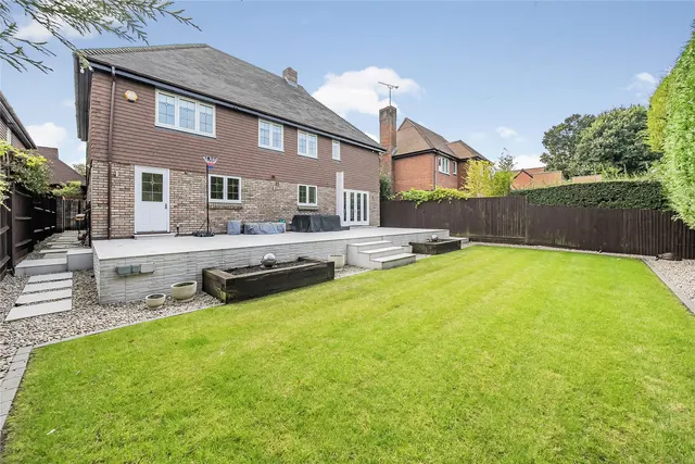 Springfield, Lightwater, GU18, photo 2