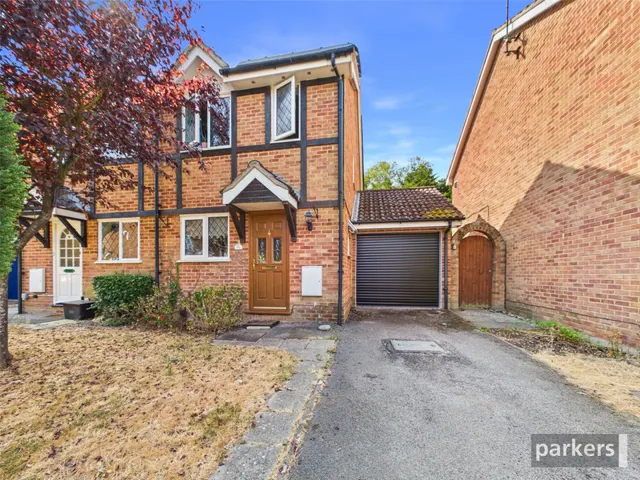 Sandstone Close, Winnersh, RG41, photo 1