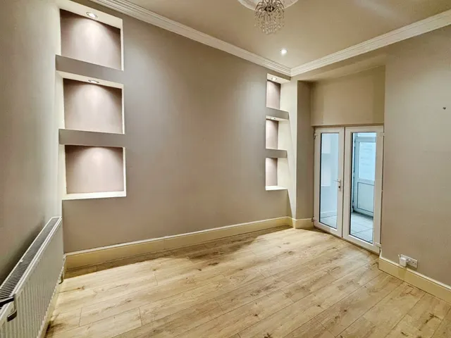 Martin Street, Swansea, SA6, photo 2