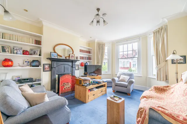 Photo 2 — 117a Ivy Road, London