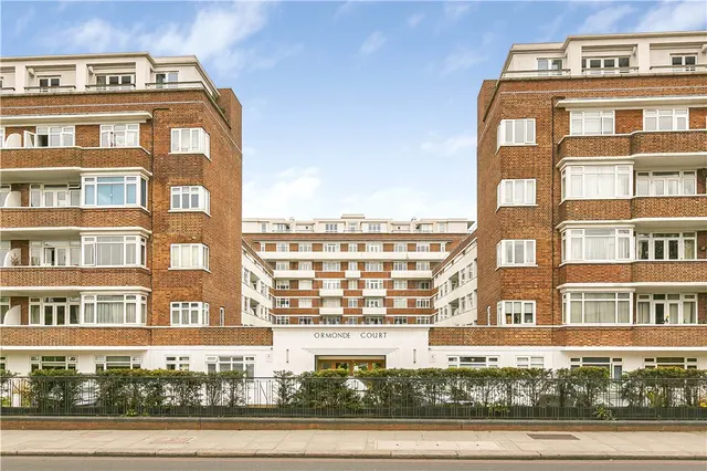 Upper Richmond Road, London, SW15, photo 1