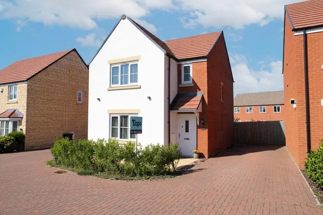 Hedgehog Drive, Rothwell, NN14, photo 1