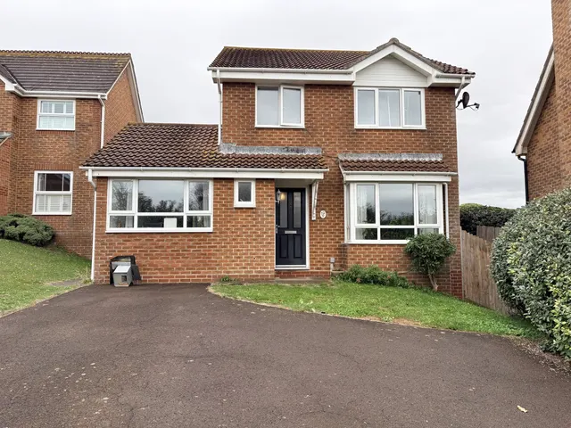 Eleanor Close, Seaford, BN25, photo 1