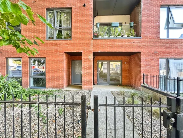 Wallis Avenue, Park Wood, ME15, photo 1