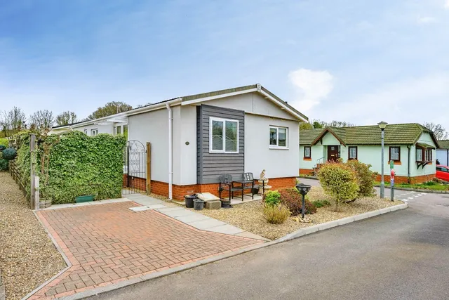 Photo 3 — Collins Wood, Residential Park, Caddington, Luton, LU1