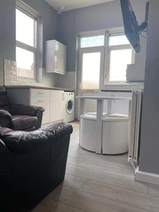 Blackpool Road, Preston, Lancashire, PR2 3AD, photo 1