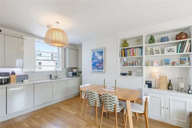 Battersea Rise, London, SW11, photo 3