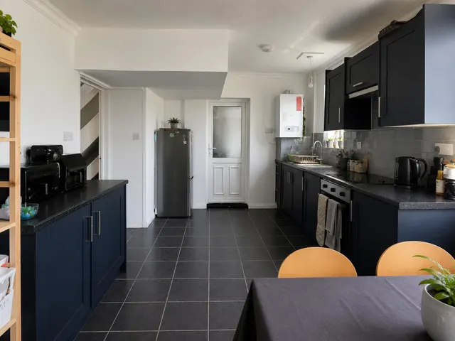 Nunnery Crescent, Rotherham, S60, photo 1