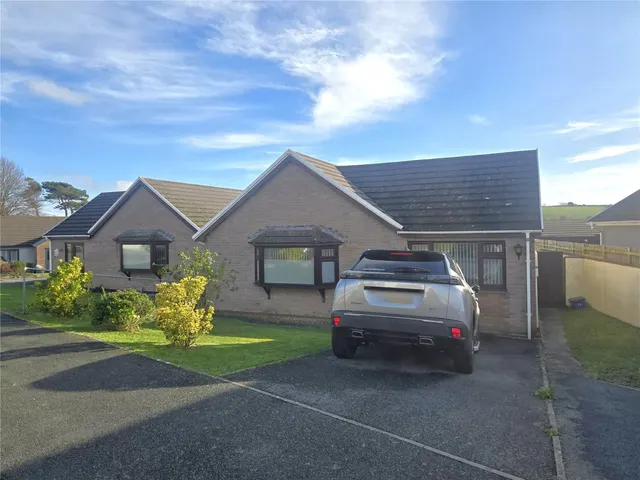 Donovan Reed Gardens, Pembroke Dock, SA72, photo 1
