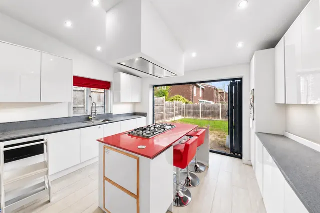 Greystoke Drive, Ruislip, photo 3