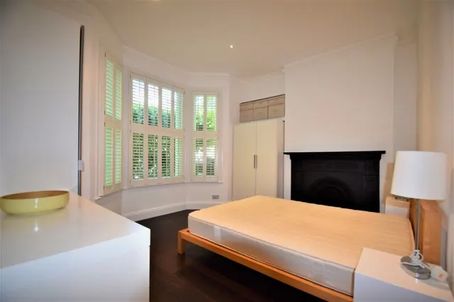 Upham Park Road, Chiswick, photo 2