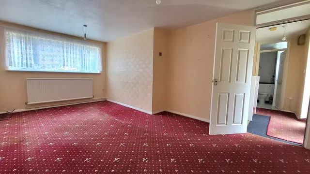 Photo 2 — Swanspool, Ravensthorpe, PE3
