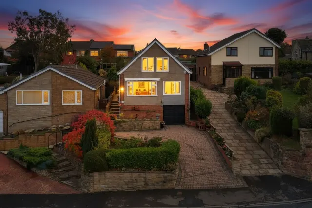 Upper Batley Lane, Birstall, WF17, photo 1