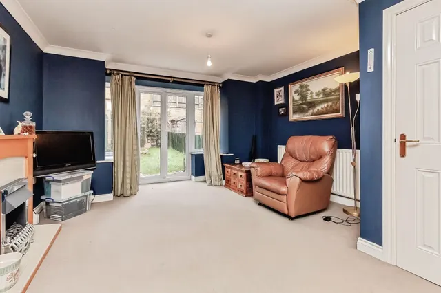 School Lane, Higham Ferrers, NN10, photo 3