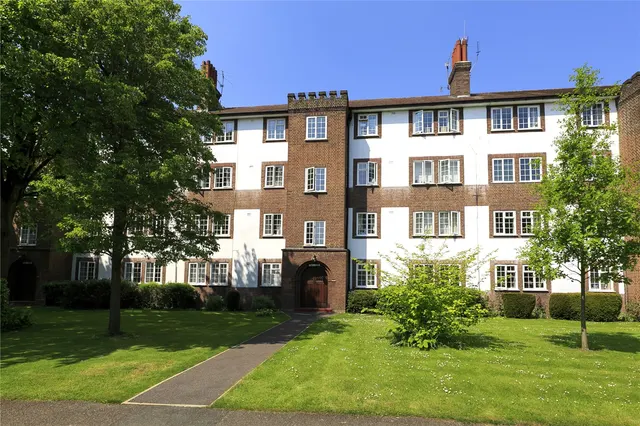 Kew Road, Kew, TW9, photo 1