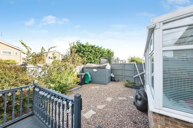 Byron Drive, Newport Pagnell, MK16, photo 2