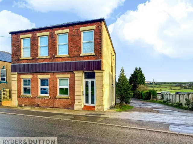 Castleton Road, Thornham, OL2, photo 1