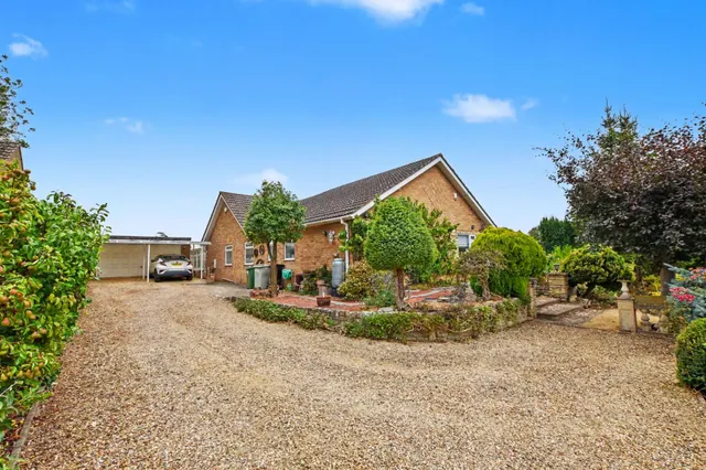 Bourne Road, Essendine, PE9, photo 1