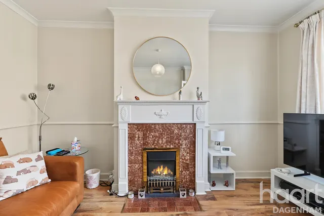 Bosworth Road, Dagenham, RM10, photo 2