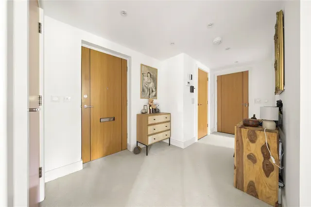 Oatlands Avenue, Weybridge, KT13, photo 2