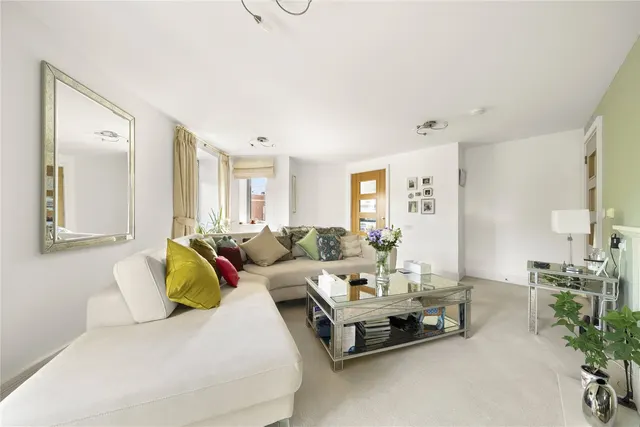 Oatlands Avenue, Weybridge, KT13, photo 3