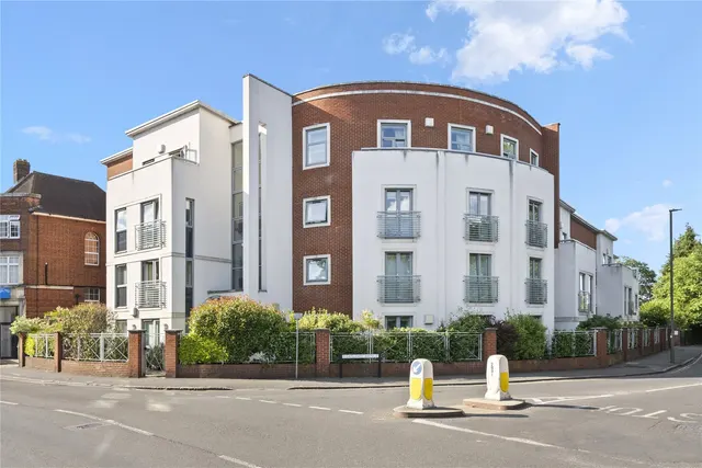 Oatlands Avenue, Weybridge, KT13, photo 1