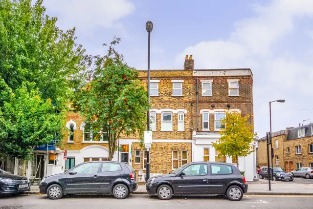 184c Drayton Park, London, photo 1