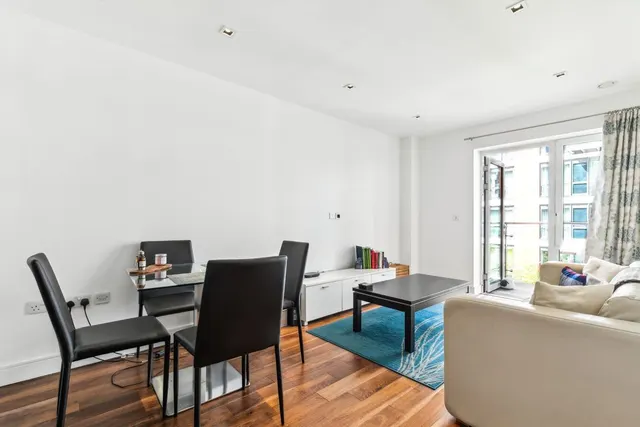 Longfield Avenue, W5, photo 2